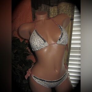 New Victoria’s Secret bikini